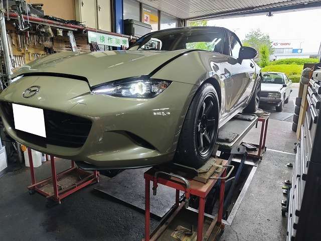 滋賀オートライフハノ マツダ「ロードスター」(ND)にRマジック製