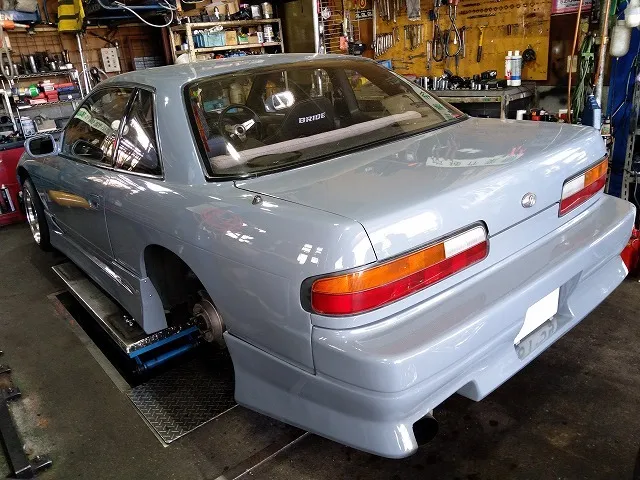 滋賀オートライフハノ　日産「シルビア」(S13)のリアキャリパーオーバーホール
