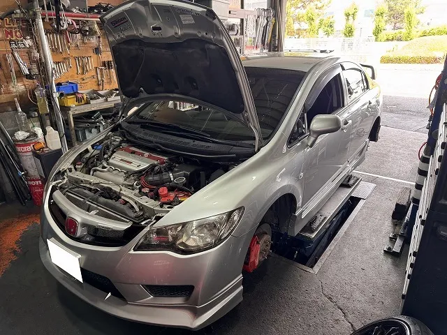 滋賀オートライフハノ　ホンダ「シビック タイプＲ」(ＦＤ２)の車検＆整備とフルード交換