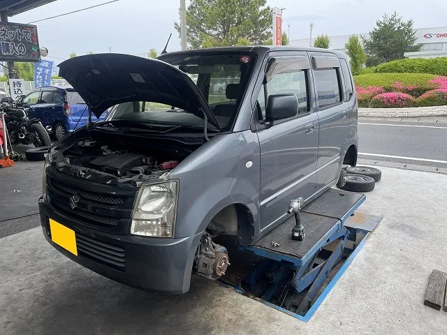 滋賀オートライフハノ　スズキ「ワゴンＲ」(MH22S)の車検＆整備とブーツ交換
