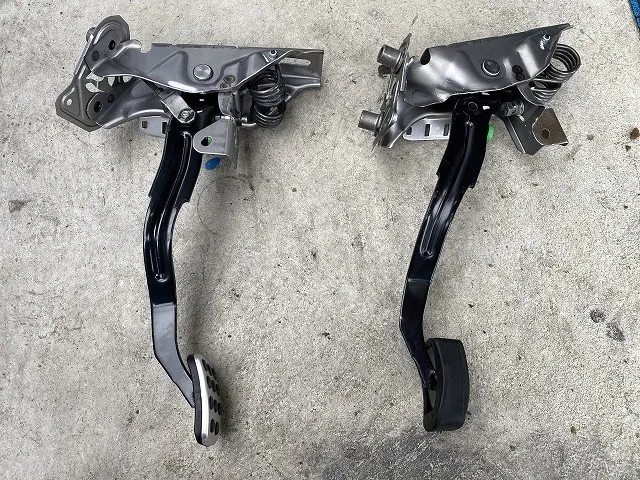 滋賀オートライフハノ　RX-8(SE3P)のクラッチペダルブラケット交換（溶接補強含む）