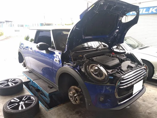 滋賀オートライフハノ　輸入車「ＭＩＮＩ」の前後ブレーキパッド交換(ディクセル プレミアムパッド)