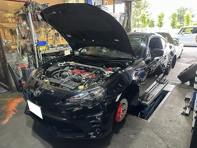 滋賀オートライフハノ　トヨタ「86」(ZN6)の車検＆整備とミッション＆デフオイル交換