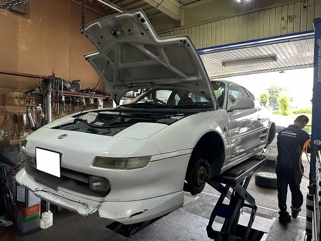 滋賀オートライフハノ　トヨタ「MR2」(SW20)の車検＆整備とフルード交換