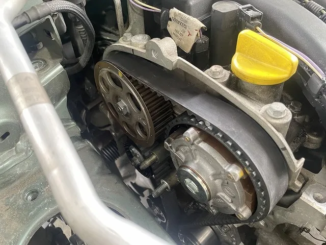 滋賀オートライフハノ　輸入車「ルノー メガーヌ」(MF4M)のタイミングベルト一式交換