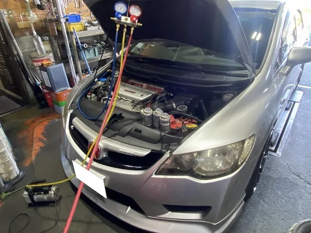 滋賀オートライフハノ　ホンダ「シビック タイプR」(FD2)のエアコン修理（コンプレッサー交換）