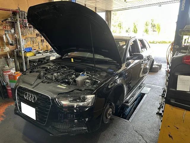 滋賀オートライフハノ　輸入車「アウディ A4」(8K)の車検＆整備とオイル交換