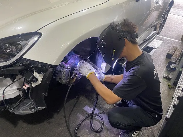 滋賀オートライフハノ　トヨタ「GR86」(ZN8)のナメたホイールナットの溶接取り外し(ワイトレ用)