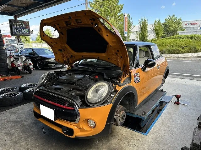 滋賀オートライフハノ　輸入車「ＭＩＮＩ」(XM20)の車検＆整備とオイル交換