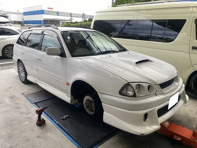 滋賀オートライフハノ　トヨタ「カルディナ GT-T」(ST215W)の持込タイヤ交換4本（17インチ）