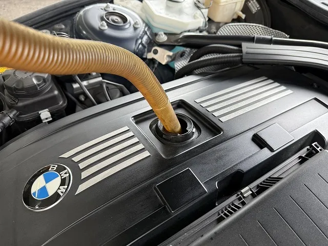 滋賀オートライフハノ　輸入車「BMW Z4」のエンジンオイル交換＆エレメント交換（レスポ Ｓタイプ）とオイル漏れ止め剤注入(PITWORK NC81)