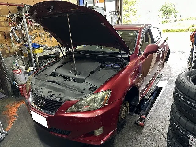 滋賀オートライフハノ　レクサス「IS250」(GSE20)の車検＆整備とブレーキフルード交換