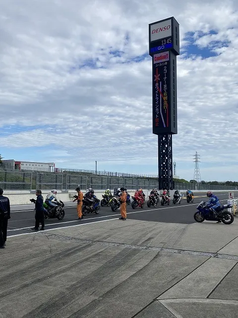 滋賀オートライフハノ　ヤマハ「YZF-R1」で鈴鹿サーキットフルコースの練習走行　