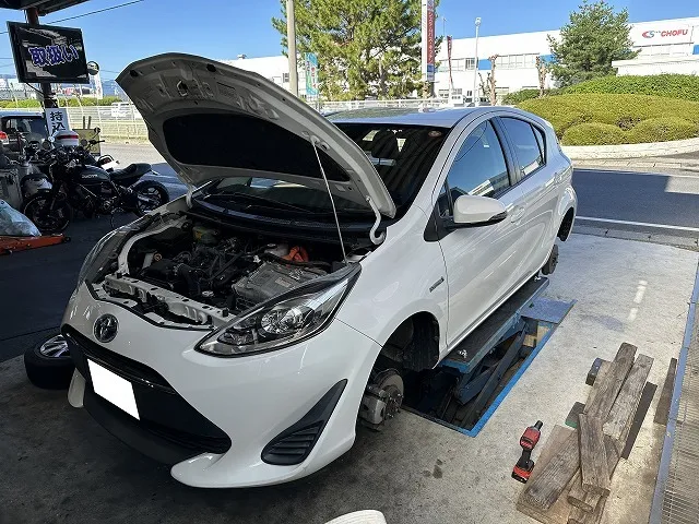 滋賀オートライフハノ　トヨタ「アクア」(NHP10)の車検＆整備とオイル交換