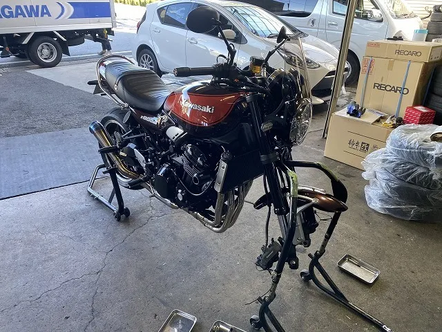 滋賀オートライフハノ カワサキ「Z900RS」の持込タイヤ交換(フロントのみ)