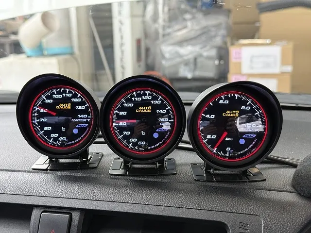 滋賀オートライフハノ トヨタ「GR86」(ZN8)の持ち込み3連追加メーター取付(オートゲージ)