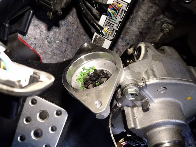 滋賀オートライフハノ トヨタ「86」(ZN6)の電動パワステ異音修理(コトコト音)