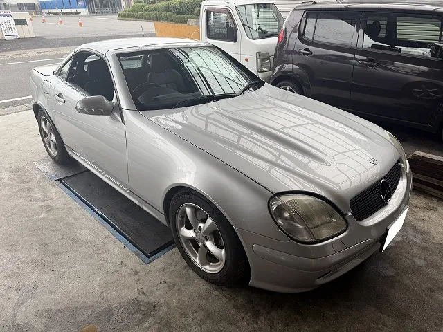 滋賀オートライフハノ 輸入車「ベンツ SLK320」(R170)のマスターバック交換(ブレーキブースター)