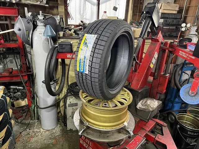 滋賀オートライフハノ スバル「インプレッサ WRX」(GDA)の持込スタッドレス交換4本(17インチ)