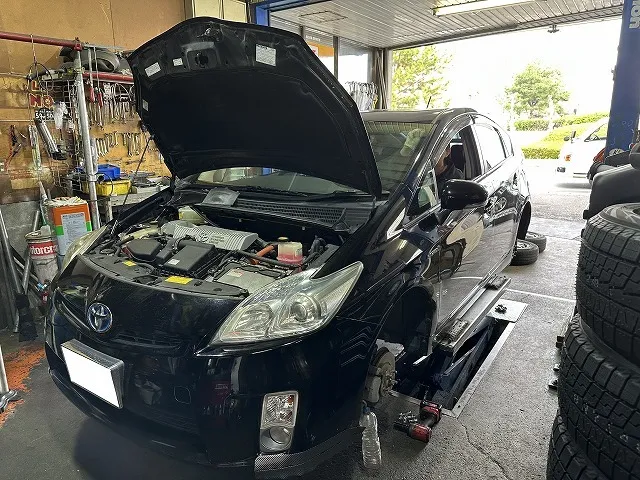 滋賀オートライフハノ トヨタ「プリウス」(ZVW30)の車検&整備とフルード交換(ハイブリッドカー)