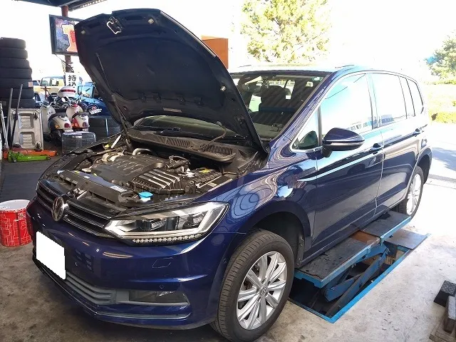 滋賀オートライフハノ　フォルクスワーゲン「ゴルフ トゥーラン」のＤＳＧフルード交換＆エンジンオイル交換