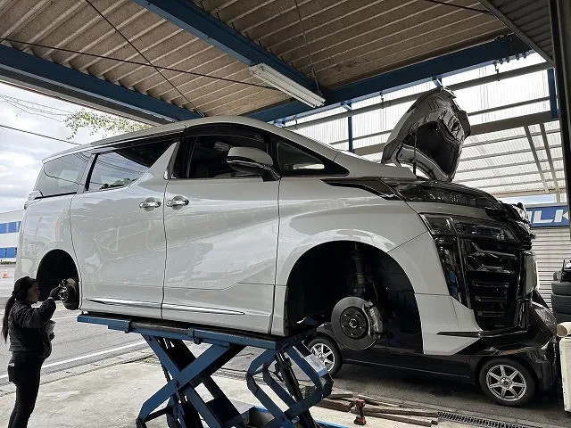滋賀オートライフハノ　トヨタ「30ヴェルファイア」(AGH30)の車検＆整備とオイル交換
