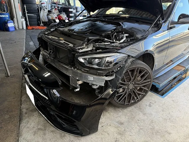 滋賀オートライフハノ 輸入車「ベンツ C220d」(W206)「パナメリカーナ」グリル取付