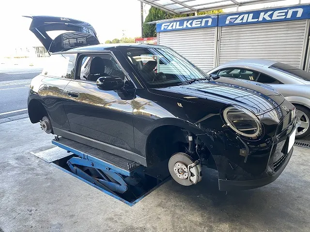 滋賀オートライフハノ　輸入車「MINI」(ミニ)の持込スタッドレスタイヤ交換4本（17インチ）