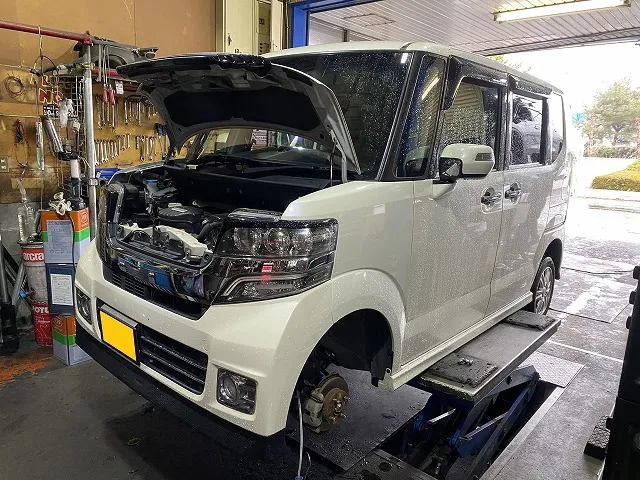滋賀オートライフハノ ホンダ「N-BOX」(JF1)の車検&整備とブーツ交換