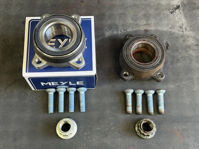 滋賀オートライフハノ 輸入車「ポルシェ カイエン」(958)の持ち込みフロント左ハブベアリング交換