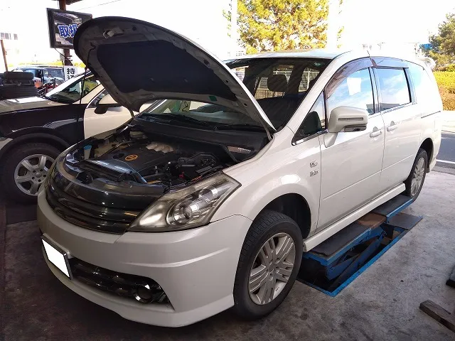 滋賀オートライフハノ 日産「プレサージュ」(PU31)のカムカバーのオイル漏れ修理 ※VQ35エンジン