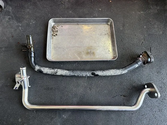 滋賀オートライフハノ　トヨタ「ハイエース」(200系)の冷却水漏れ修理（ウォーターバイパスパイプ交換）※ガソリン車