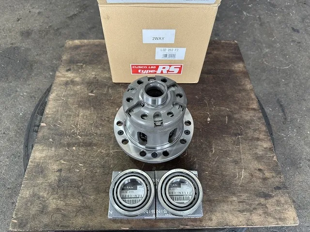 滋賀オートライフハノ 日産「スカイライン」(ECR33)のLSD交換(クスコ製)