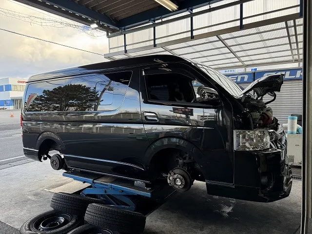 滋賀オートライフハノ トヨタ「ハイエースGL」(200系)の車検&整備とオイル交換