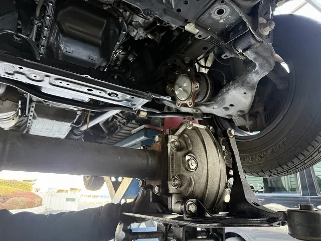 滋賀オートライフハノ　トヨタ「ハイエース 4WD」(200系)のフロントデフの異音修理（ベアリング交換）