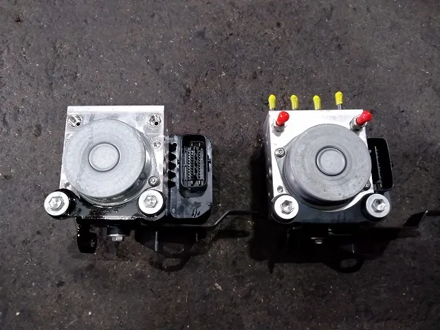 滋賀オートライフハノ　ダイハツ「コペン」(LA400K)の持ち込みABSユニット交換