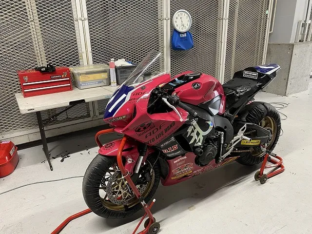滋賀オートライフハノ　鈴鹿サーキット（東コース）の練習走行とキャリパーOH　CBR1000RR SP2(SC77)