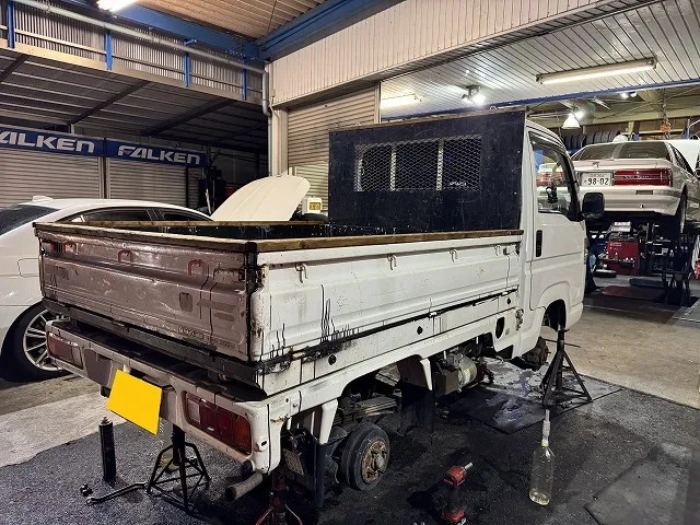 滋賀オートライフハノ ホンダ「アクティ トラック」(HA9)の車検&整備とブーツ&タイヤ交換