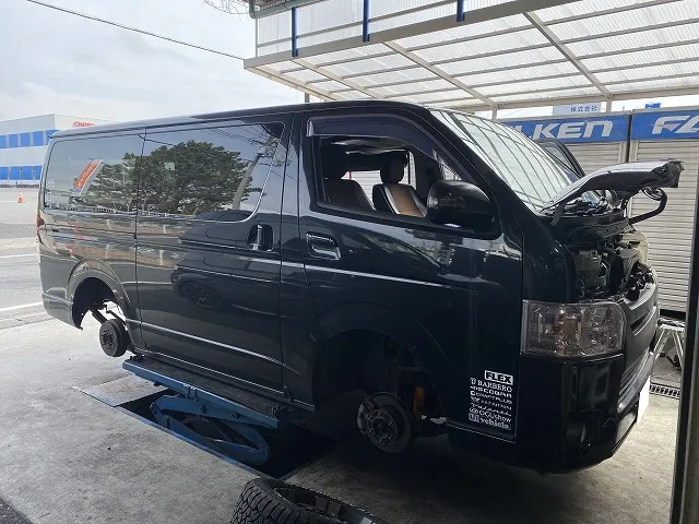 滋賀オートライフハノ　トヨタ「ハイエース」(200系)の車検＆整備とオイル交換