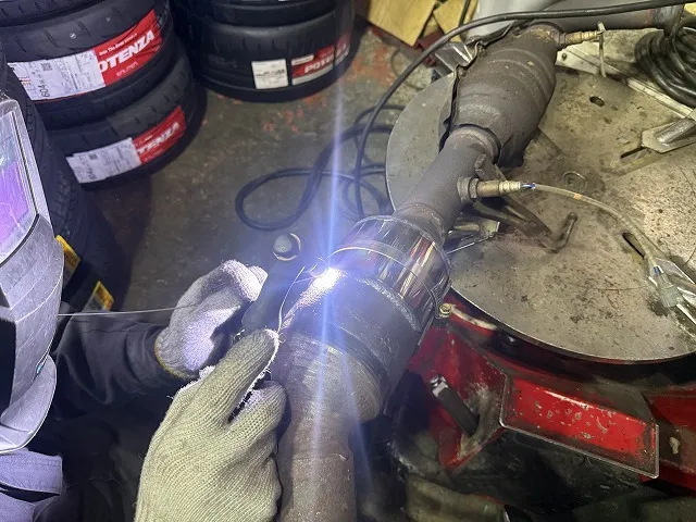 滋賀オートライフハノ トヨタ「ハイエース」(200系)のマフラー溶接修理