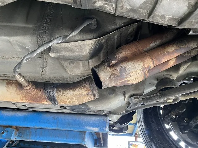 滋賀オートライフハノ　トヨタ「アルテッツァ」(SXE10)のエキマニ溶接修理（タコ足修理）