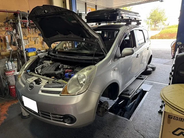 滋賀オートライフハノ　日産「ノート」(E11)の車検＆整備とオイル交換
