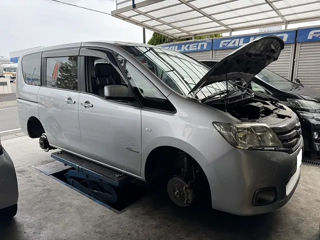 滋賀オートライフハノ　日産「セレナ ハイブリッド」(HC26)の車検＆整備とオイル交換