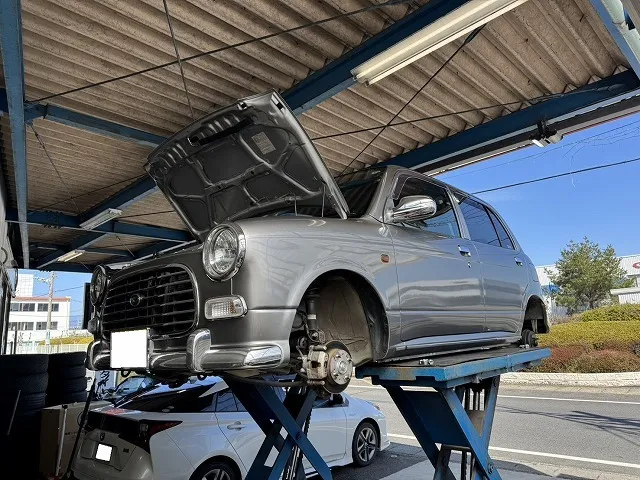 滋賀オートライフハノ　ダイハツ「ミラジーノ」(L700S)の車検＆整備とブレーキパッド交換