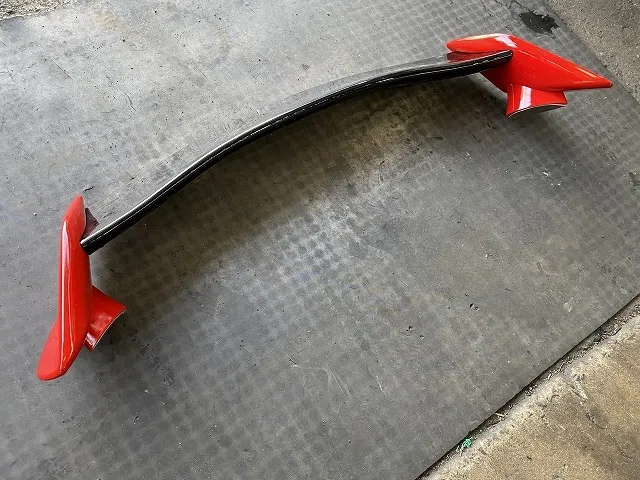 滋賀オートライフハノ　ホンダ「シビック」(FK7)の持ち込みリアウイング取付（タイプR風）