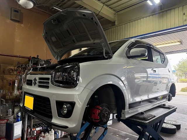滋賀オートライフハノ　スズキ「アルトワークス」(HA36S)の車検＆整備とブーツ交換