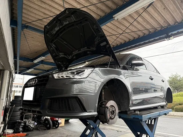 滋賀オートライフハノ　輸入車「アウディ S1」(8XCWZF)の車検＆整備とブレーキフルード交換