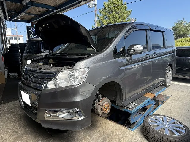 滋賀オートライフハノ　ホンダ「ステップワゴン」(RK5)の持ち込みCVT交換（中古）