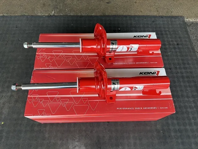 滋賀オートライフハノ 輸入車「VW ゴルフ5 GTI」の持ち込みショック交換(フロント) ※異音修理