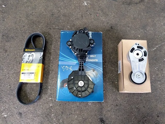 滋賀オートライフハノ 輸入車「BMW 116i」の持ち込みファンベルト&テンショナー交換